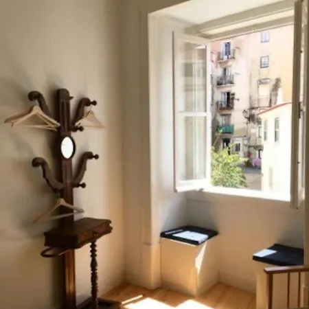 Two Bedroom's Flat Sao Cristovao Апартаменты Лиссабон